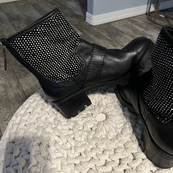 Schutz Women’s Boots Ankle Galena Rhinestone Embellished Leather Size 9 B NWOB - Picture 3 of 5